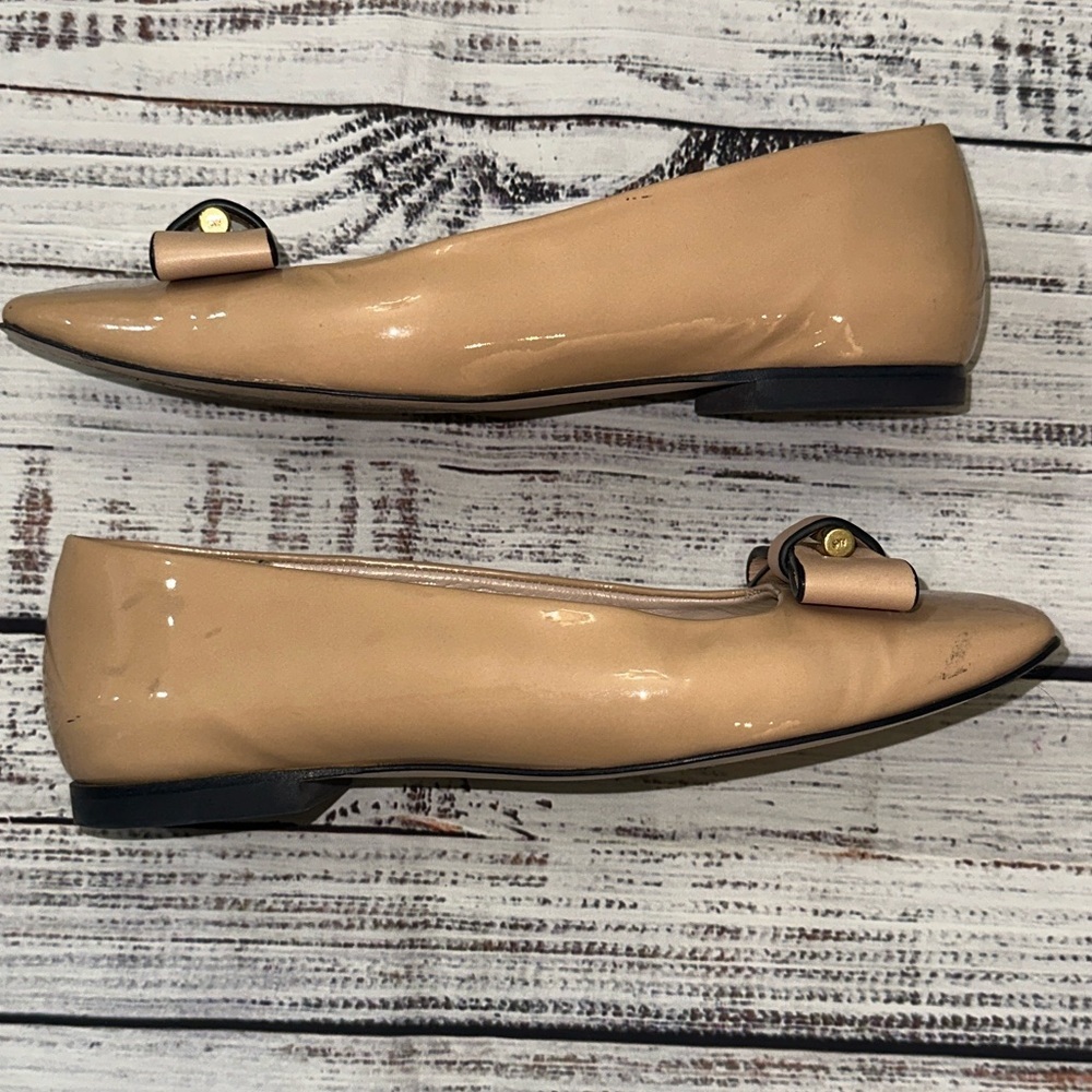 Stuart Weitzman The Belle Nude Patten Leather Bow Ballet Flats Sz. 7.5 - Picture 7 of 13